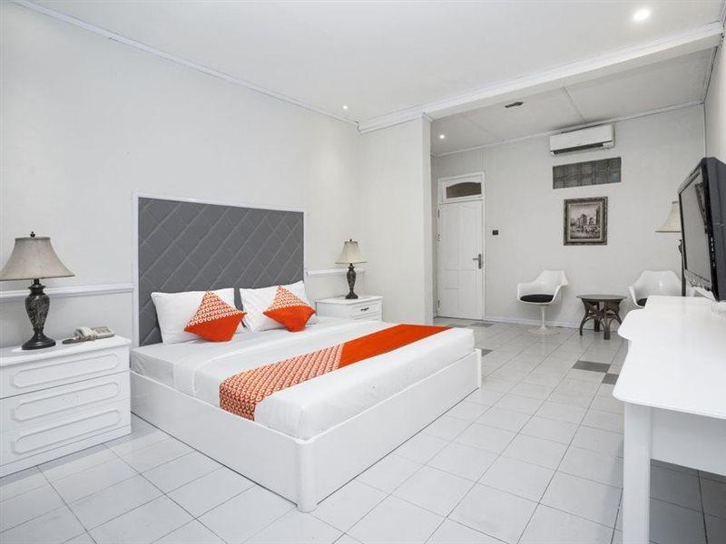 Urbanview Hotel Gading Kencana Samarinda By Reddoorz Exteriör bild